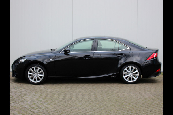 Lexus IS 300h 25th Edition | Stoelverwarming | Half Leder | PDC