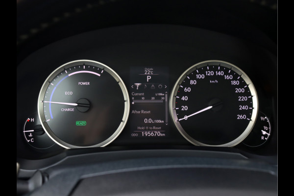 Lexus IS 300h 25th Edition | Stoelverwarming | Half Leder | PDC