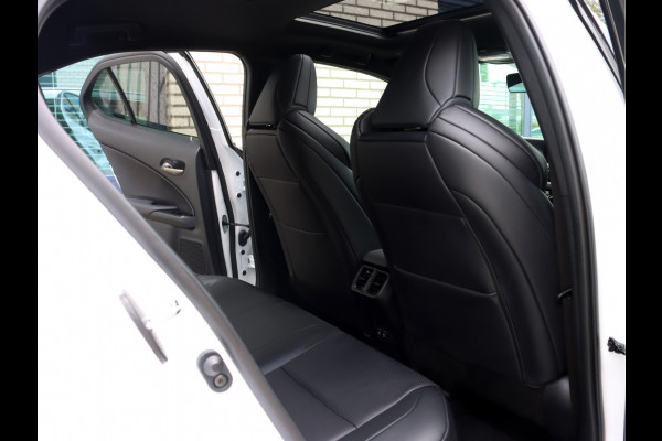 Lexus UX 250h AWD F Sport Premium | Mark Levinson | Stoelventilatie | Schuifdak