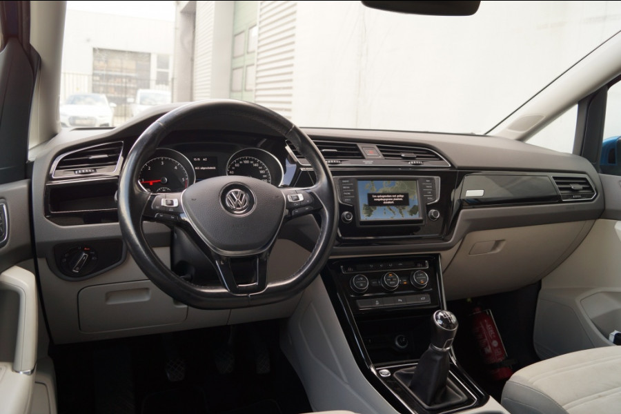 Volkswagen Touran 1.6 TDI 115pk SCR Highline -LED-ACC-NAVI-PDC-5persoons-