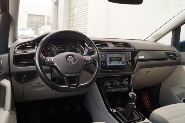 Volkswagen Touran 1.6 TDI 115pk SCR Highline -LED-ACC-NAVI-PDC-5persoons-