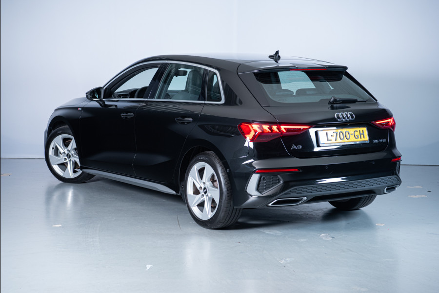 Audi A3 Sportback 35 TFSI 150pk Automaat S edition 2x S-Line | Virtual Cockpit | Winterbandenset | sportstuur | Parkeersensor voor en ac