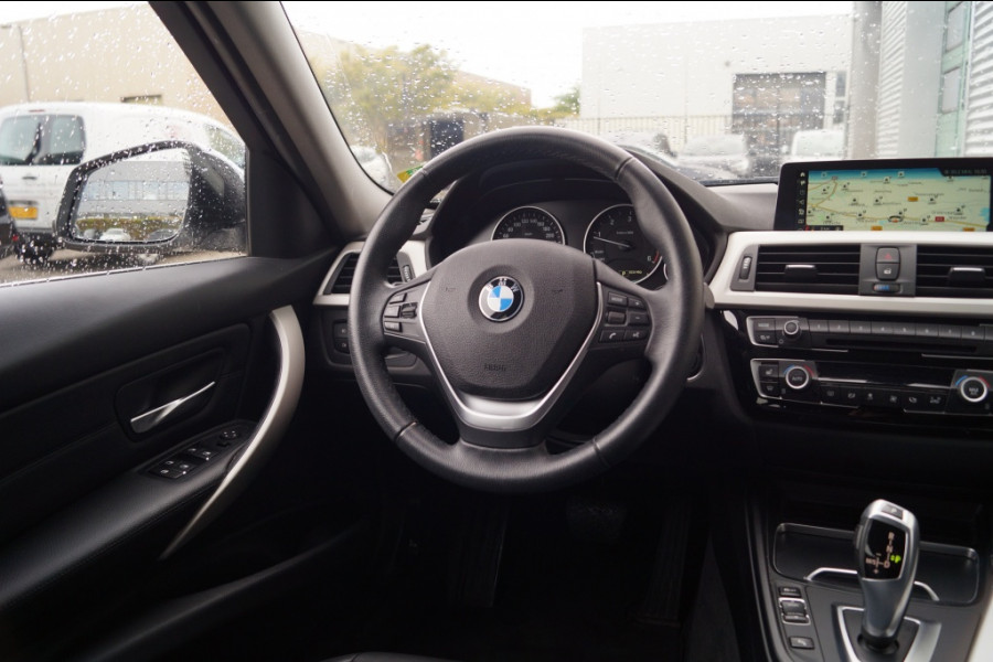 BMW 3 Serie Touring 320d 163pk Automaat High Executive -LEER-