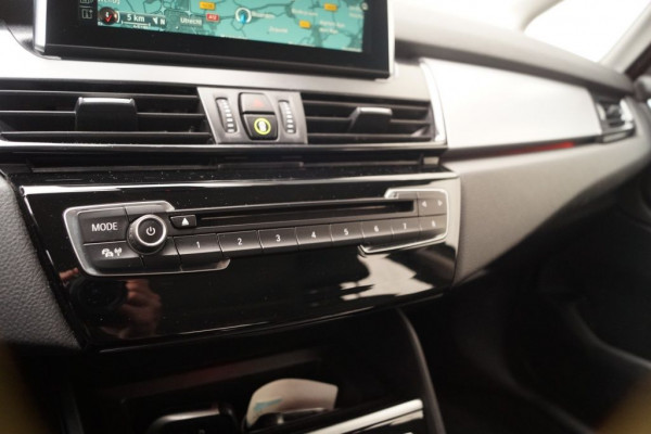 BMW 2 Serie 216d Active High Executive -LEER-LED-NAVI-ECC-