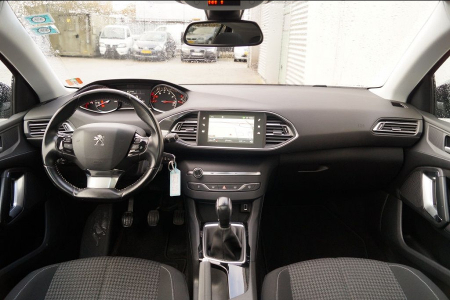 Peugeot 308 1.2 PureTech 110pk Executive 5-drs -PANO-NAVI-ECC-PDC-