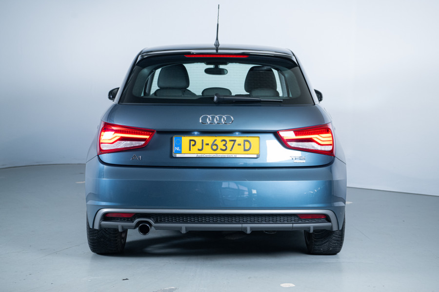 Audi A1 Sportback 1.0 TFSI Adrenalin S-line | Navigatie | 17inch Lichtmetalen velgen |